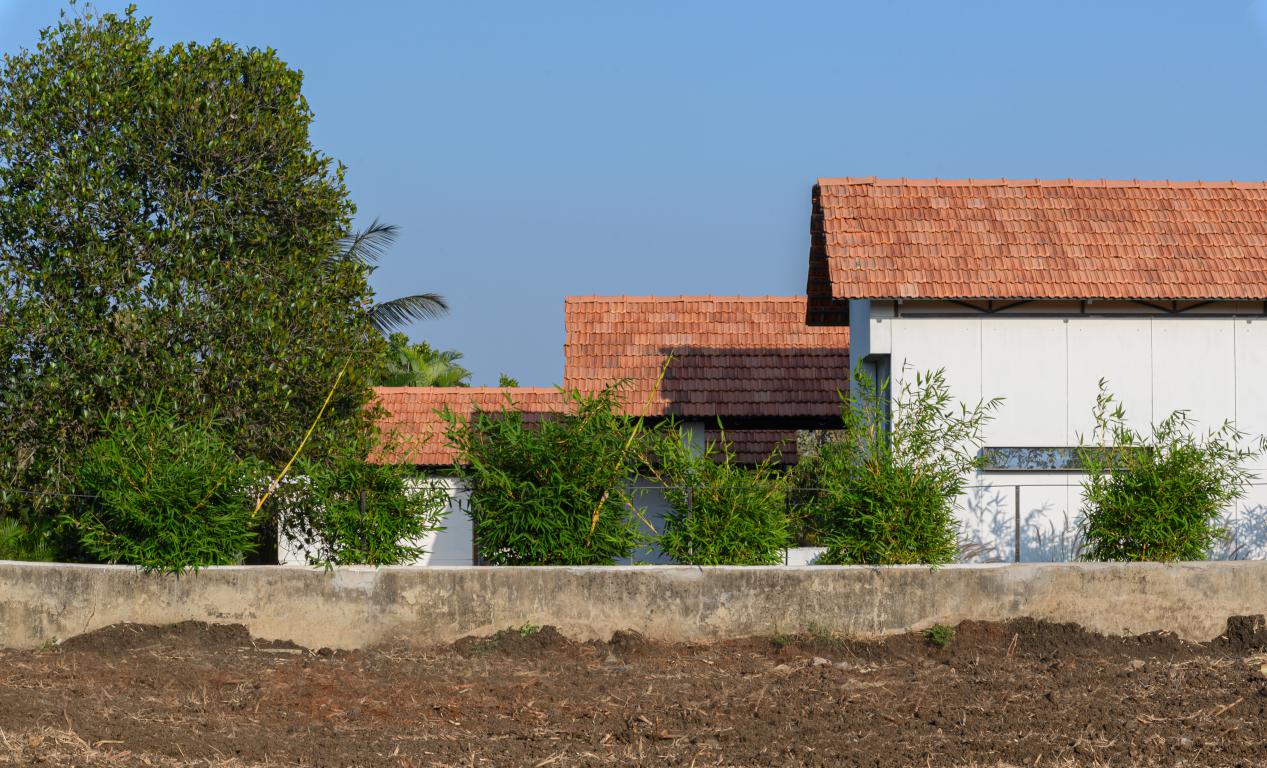 terni-farmhouse-shreyas-patil-architects-surfaces-reporter (1)